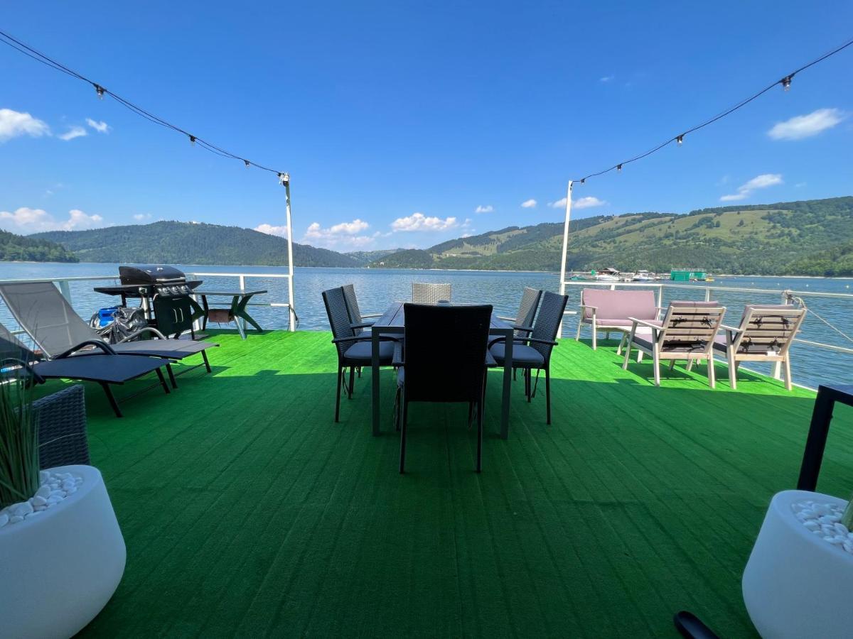 Casa Pe Lac Bicaz Exteriör bild