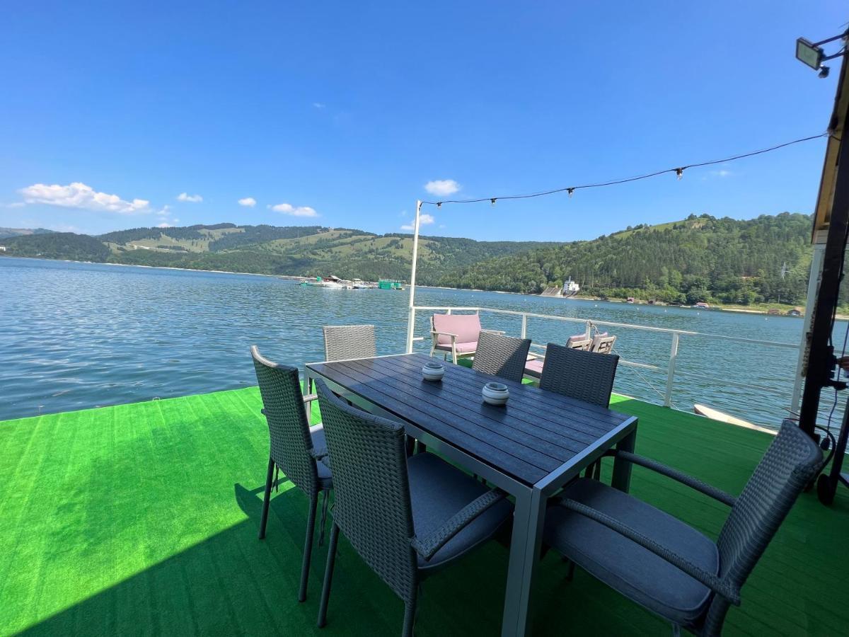 Casa Pe Lac Bicaz Exteriör bild