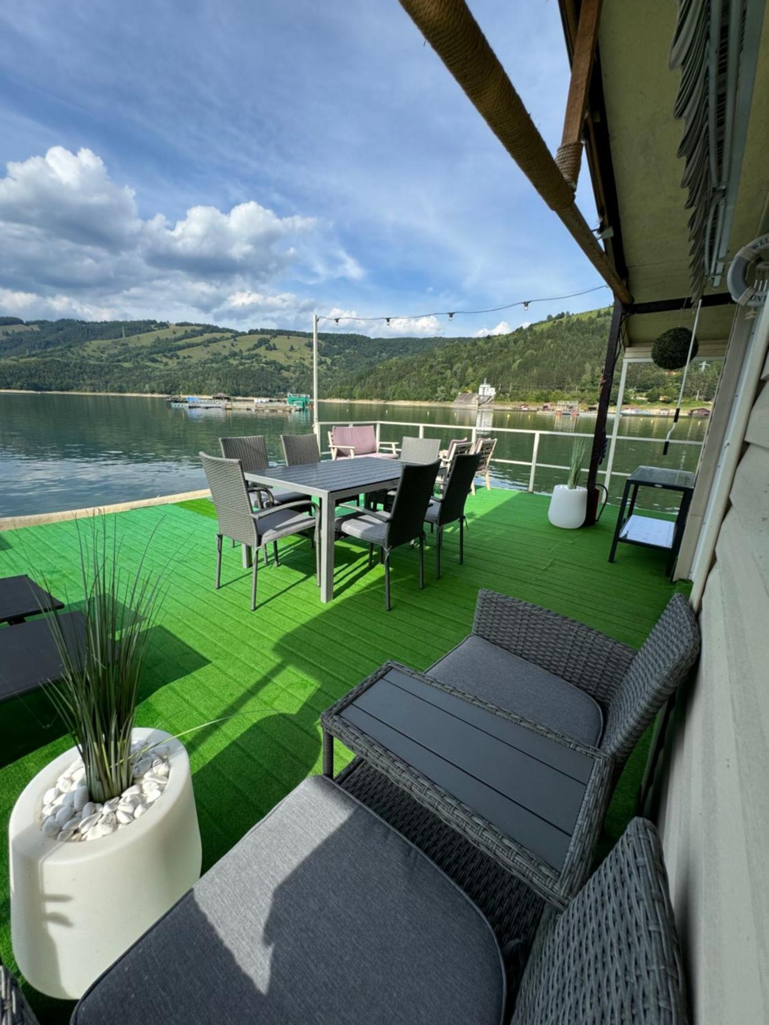 Casa Pe Lac Bicaz Exteriör bild